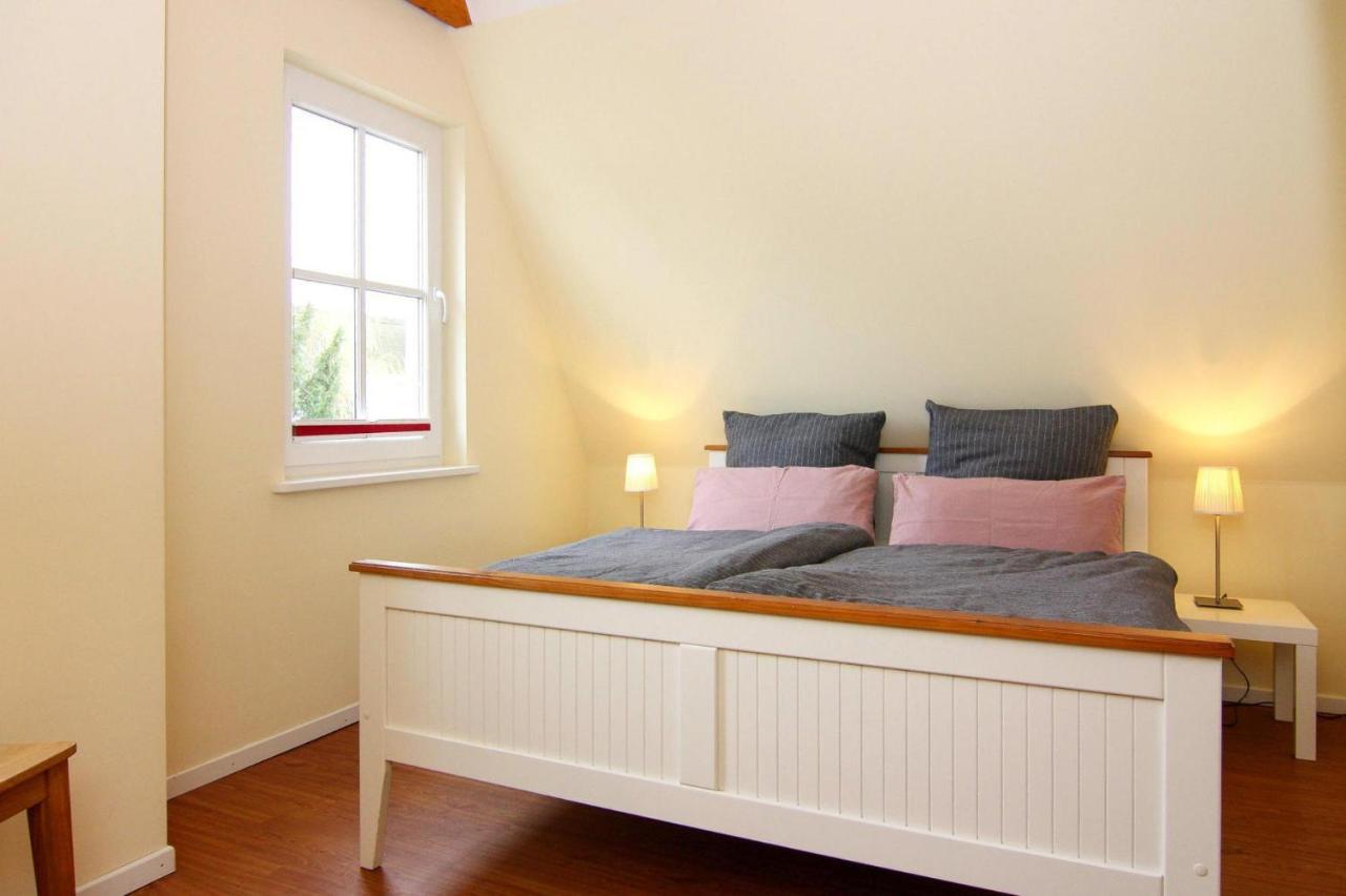 Reetdachhaus Mit Eigenem Strandkorb In Wohlenberg An Der Ostsee Extérieur photo