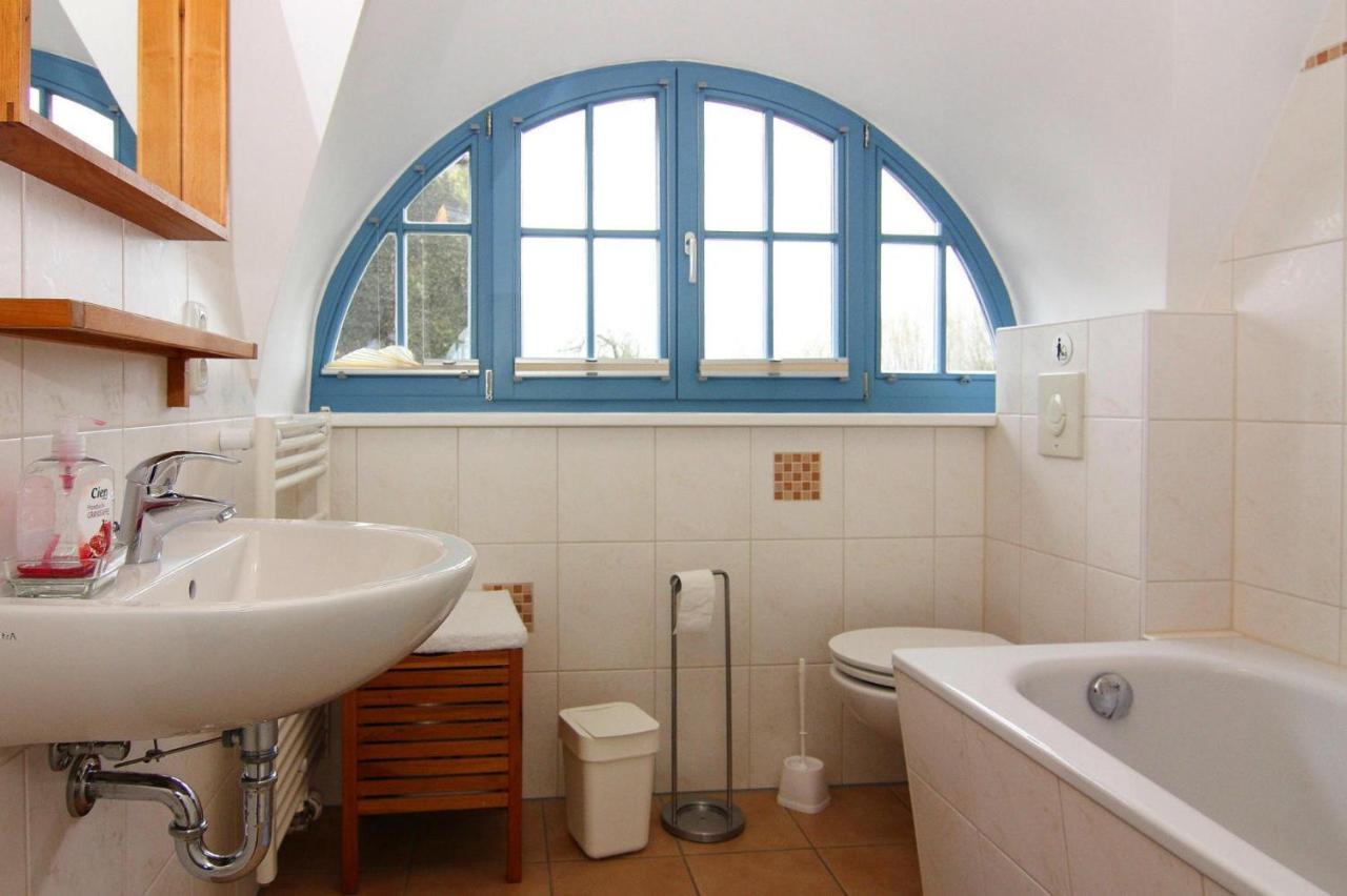 Reetdachhaus Mit Eigenem Strandkorb In Wohlenberg An Der Ostsee Extérieur photo