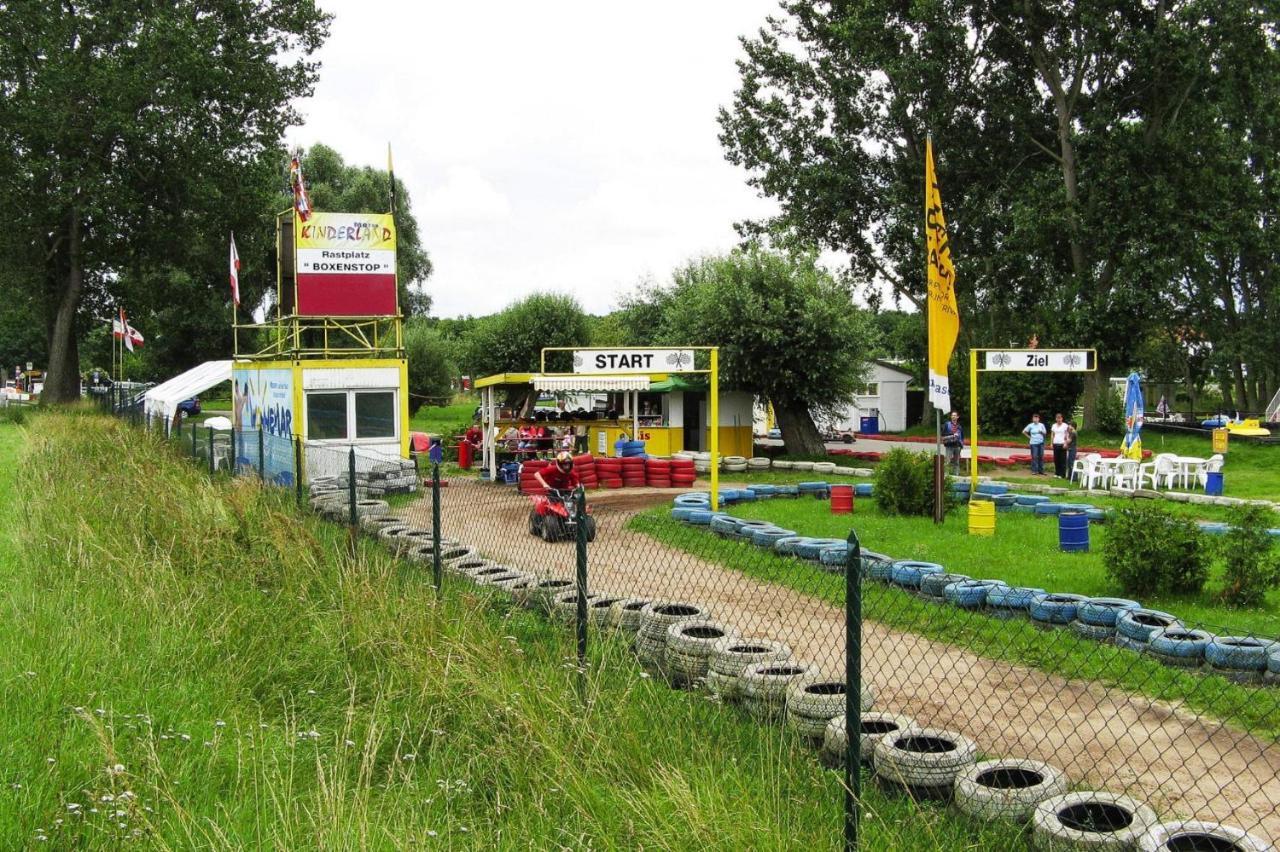 Reetdachhaus Mit Eigenem Strandkorb In Wohlenberg An Der Ostsee Extérieur photo