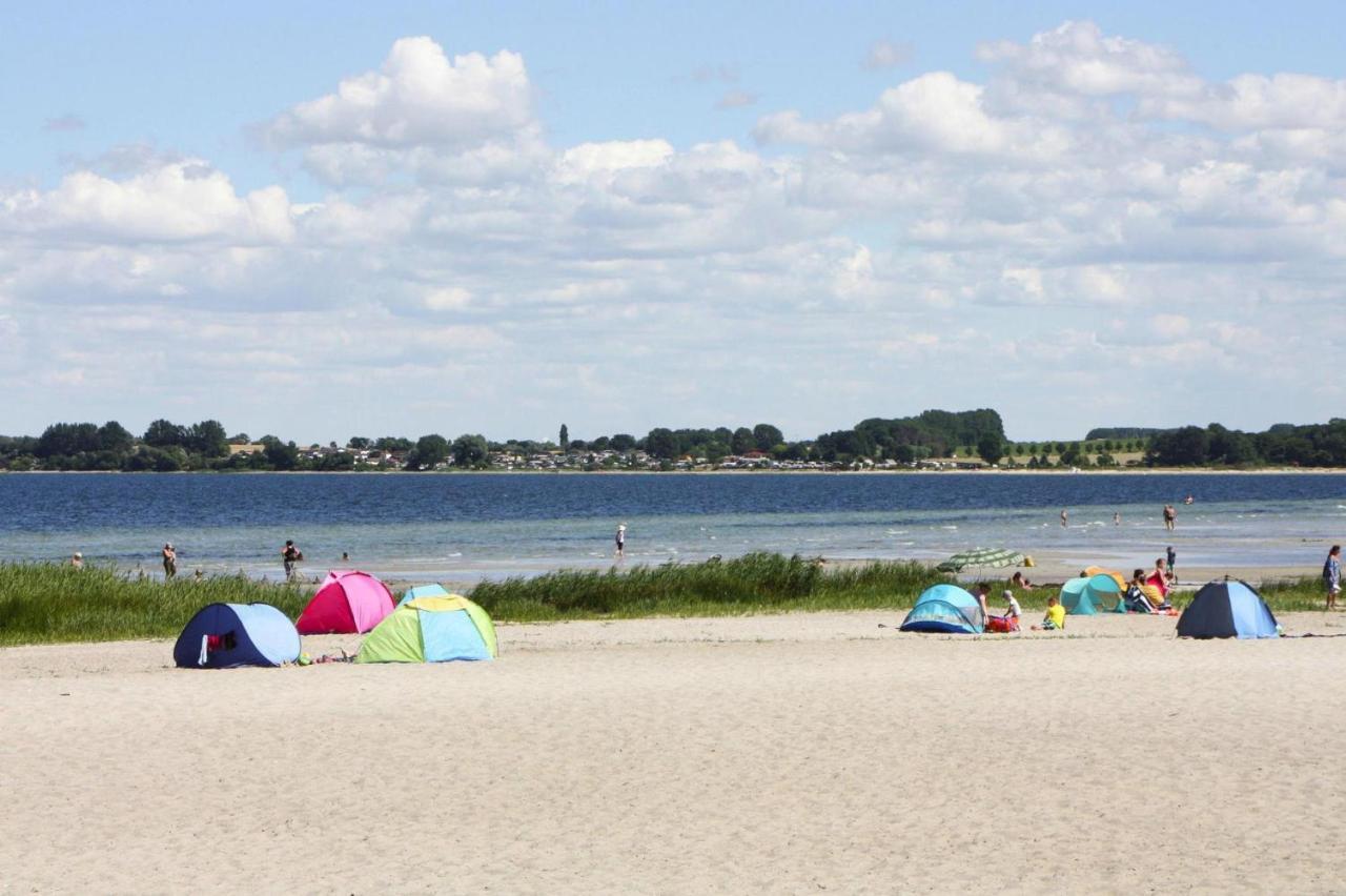Reetdachhaus Mit Eigenem Strandkorb In Wohlenberg An Der Ostsee Extérieur photo